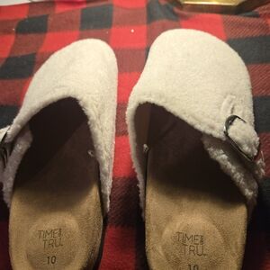 Time and Tru Kids Beige Slippers with Buckle